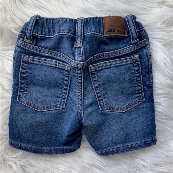 GAP baby denim shorts - size 18-24 months - Picture 3 of 7